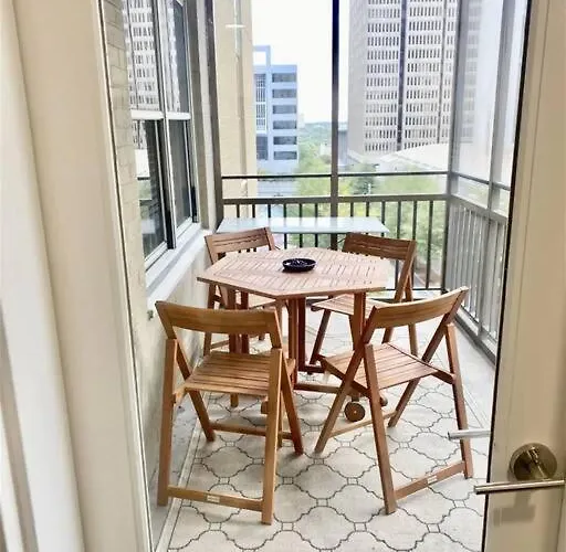 Downtown! 24H Concierge! Private Balcony! Highrise Views